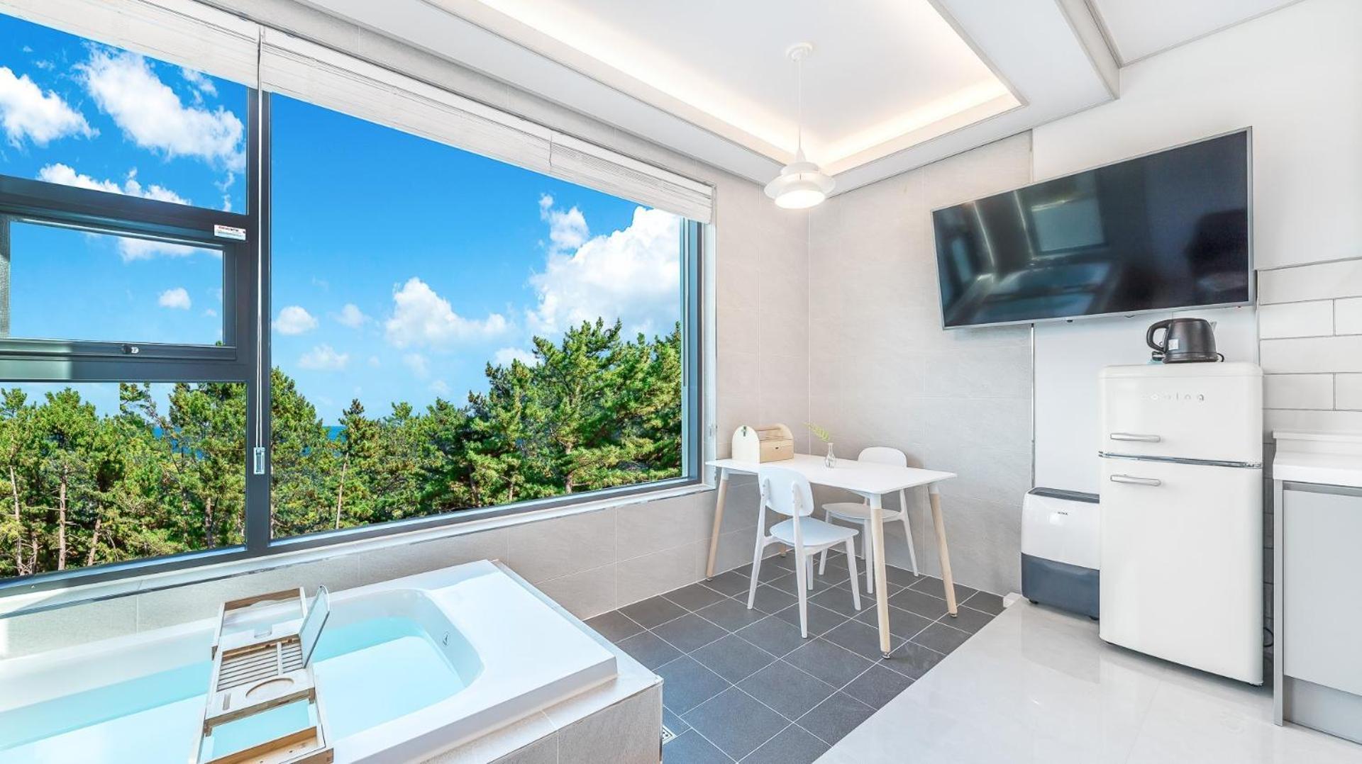 Gangneung Hello 4000 Pension Номер фото