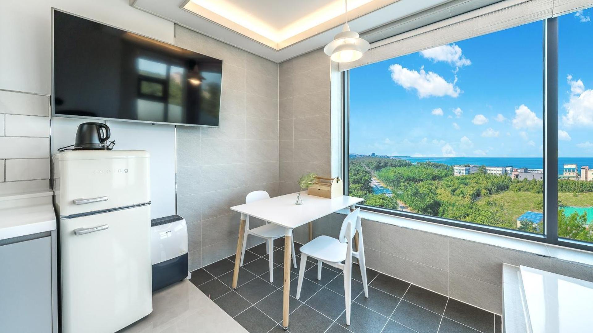 Gangneung Hello 4000 Pension Номер фото