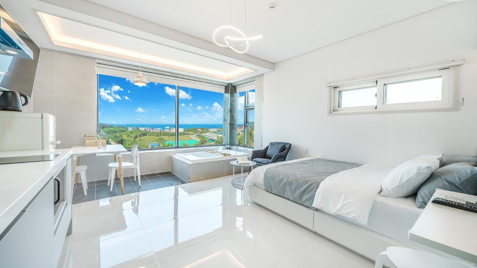 Gangneung Hello 4000 Pension Номер фото